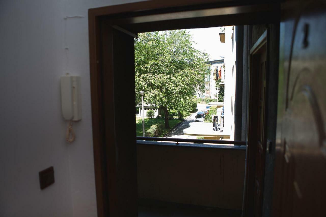 Charming Apt Old Town & Jewish District, Quiet Neighborhood クラクフ エクステリア 写真