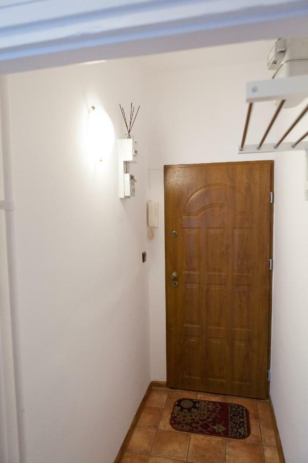 Charming Apt Old Town & Jewish District, Quiet Neighborhood クラクフ エクステリア 写真